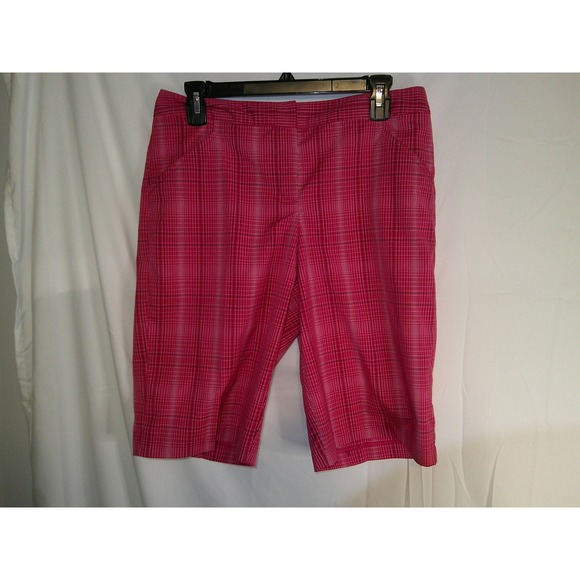 IZOD Golf Shorts Plaid Pink Women's Golf‎ Activewear Size 6 - Picture 1 of 3